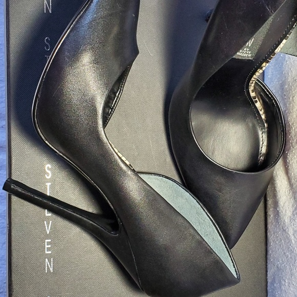 New Low Price! Steven by Madden Black Heels - Picture 4 of 8